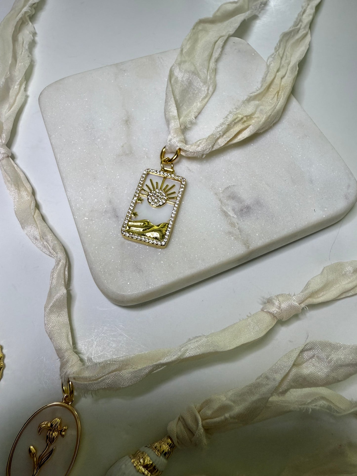 Grand Canyon Sari ribbon necklace