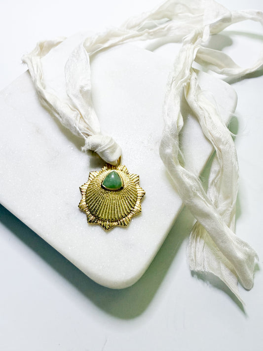 pari medallion sari ribbon necklace