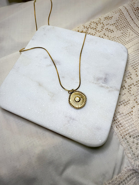 Kyla medallion Necklace